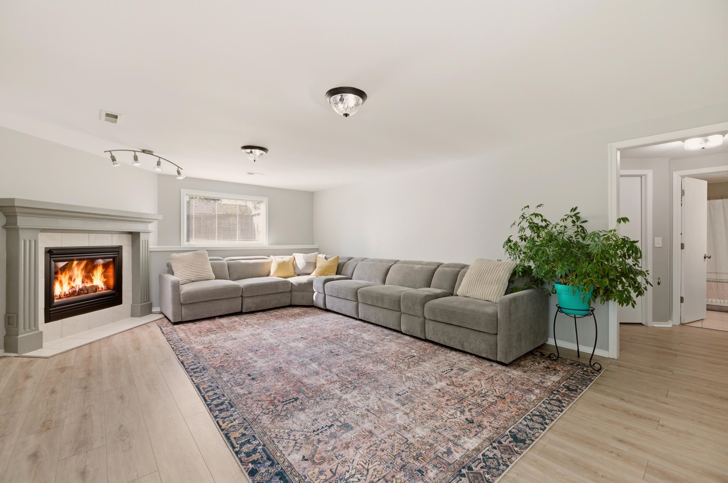 2414 N Covington Ct