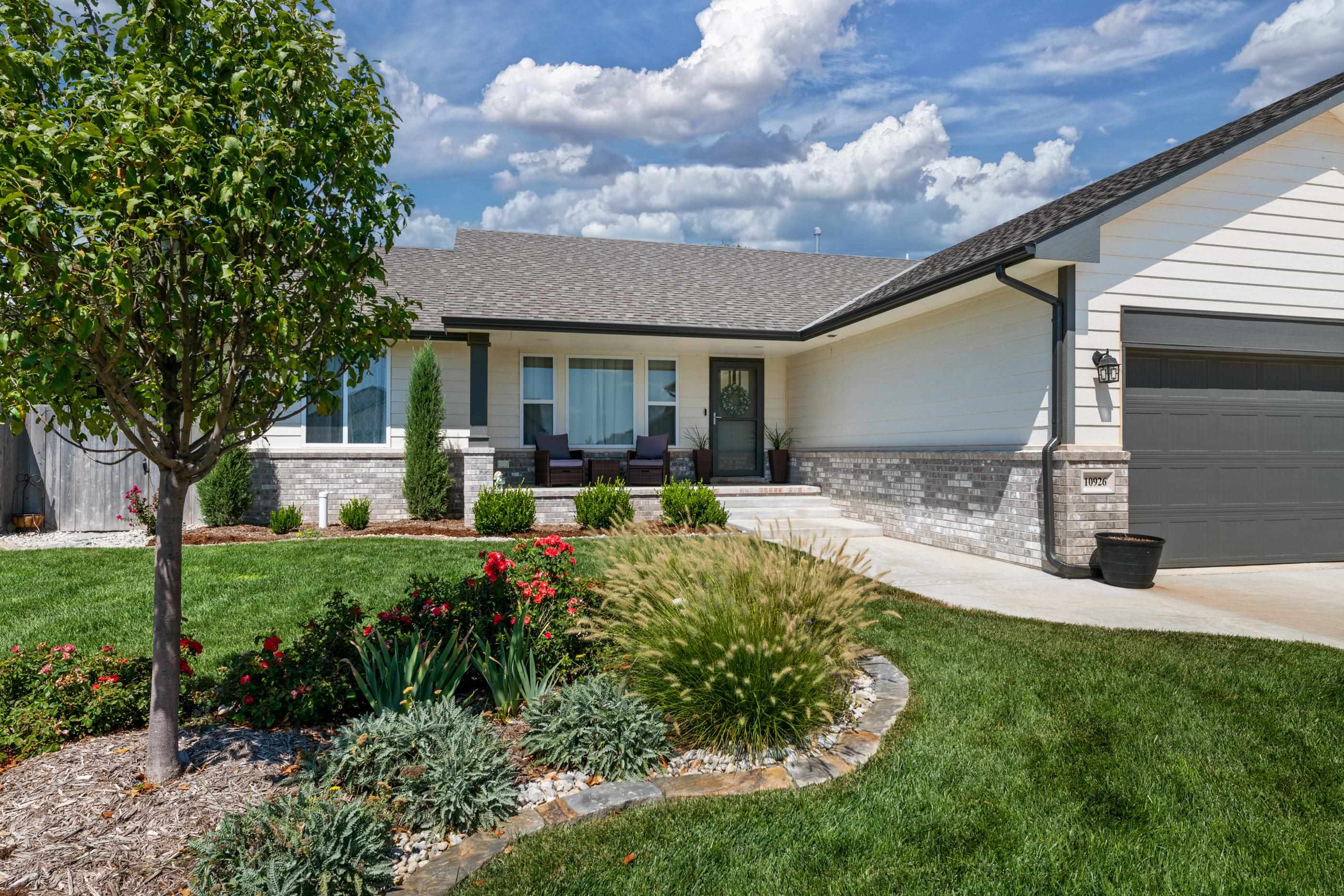 10926 W Cedar Lane
