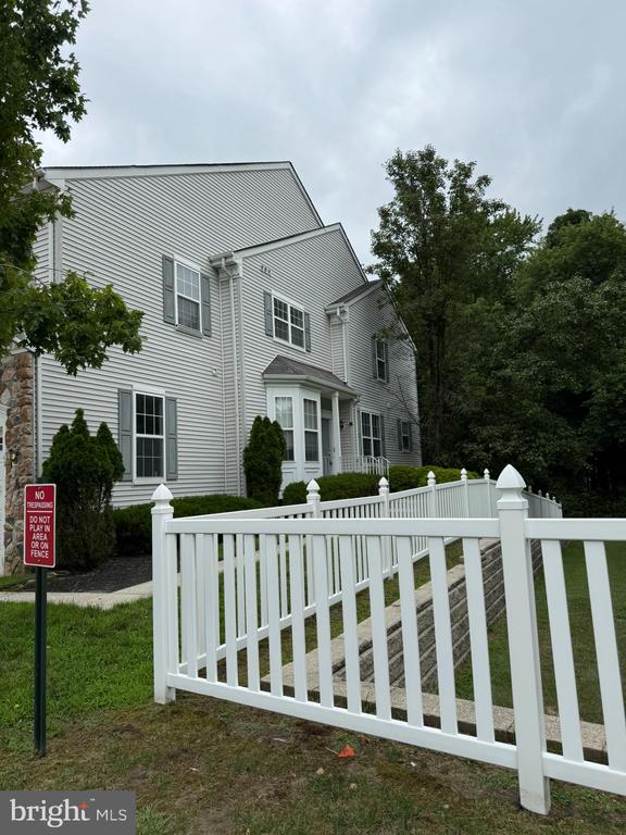 47 ROSS WAY