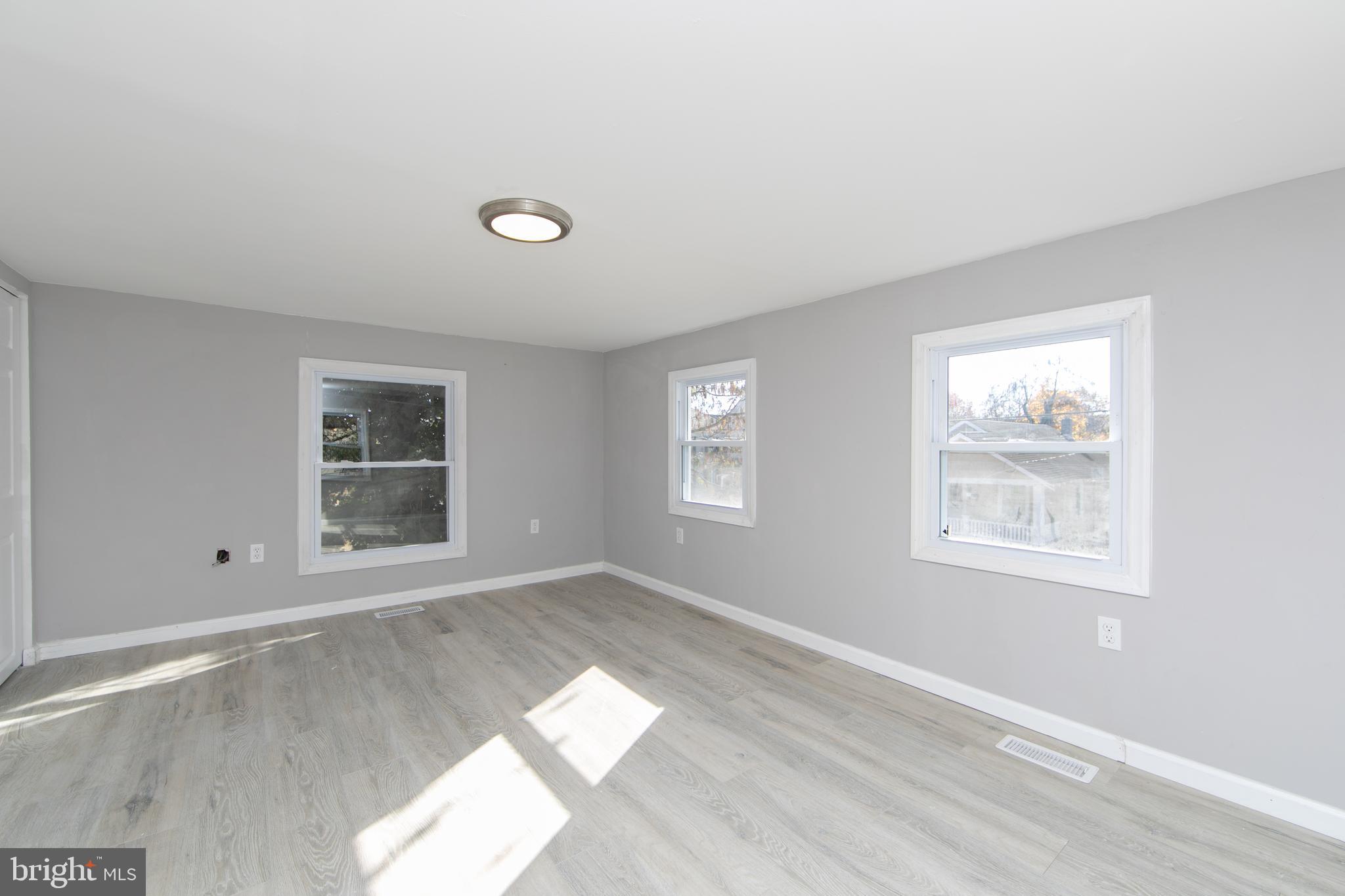 324 MAURICE STREET