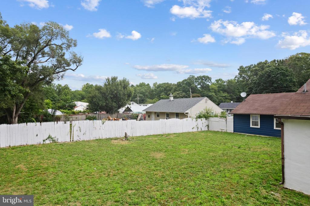 141 S DENNIS DRIVE