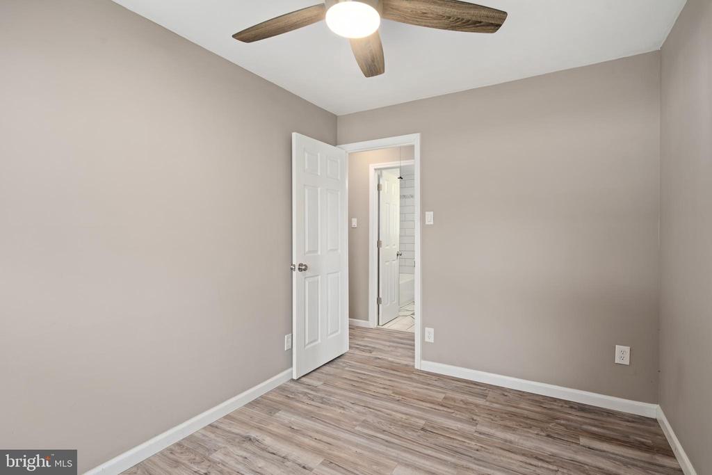 141 S DENNIS DRIVE