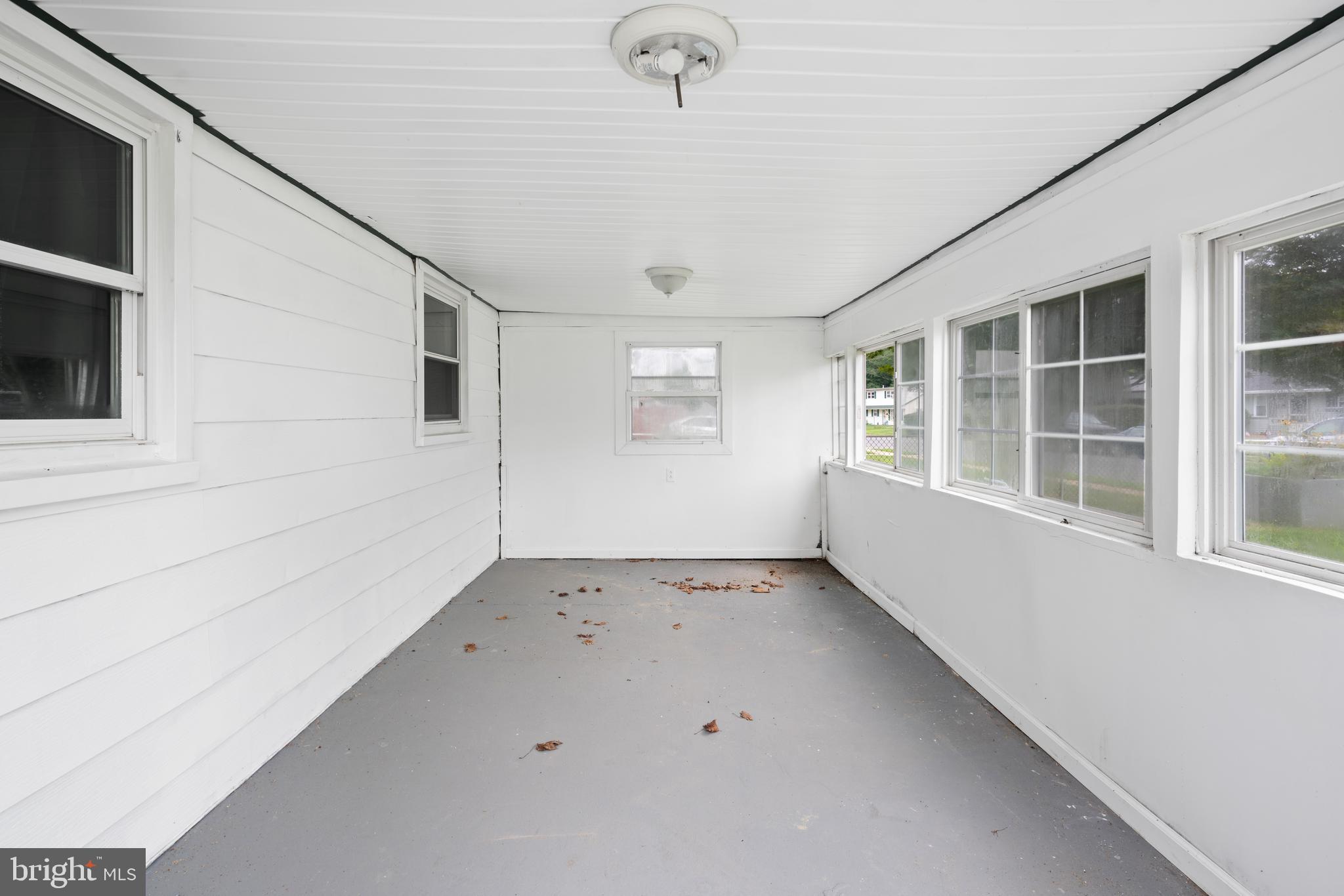 141 S DENNIS DRIVE