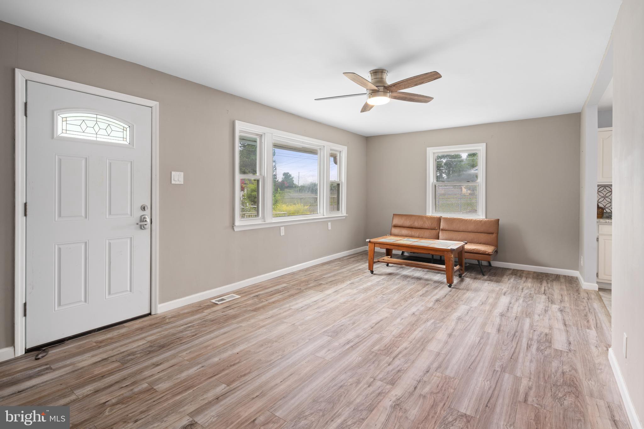 141 S DENNIS DRIVE