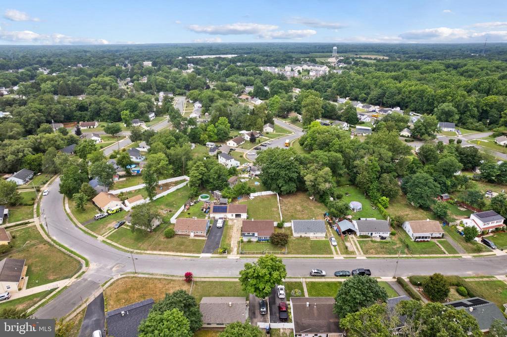141 S DENNIS DRIVE