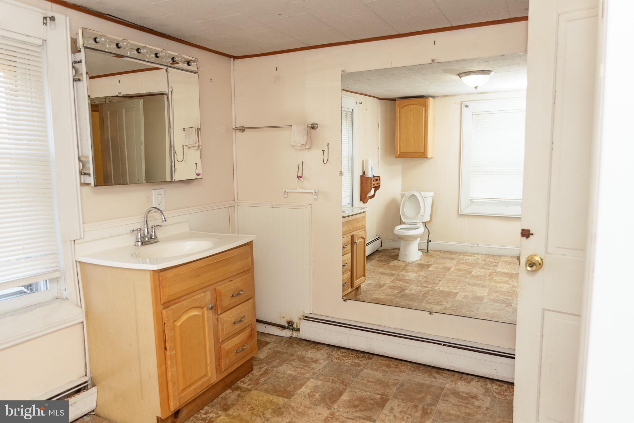 1009 CHESTNUT STREET