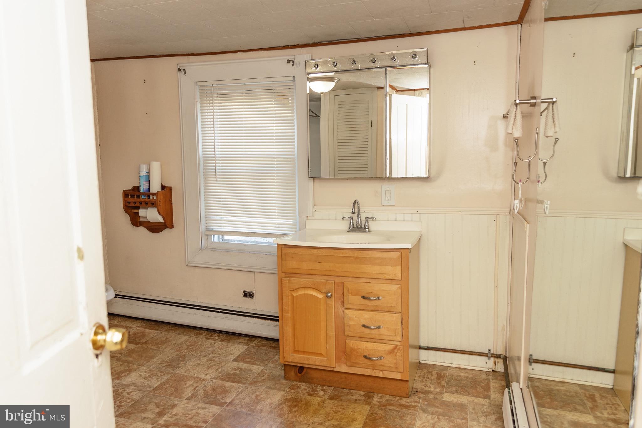 1009 CHESTNUT STREET