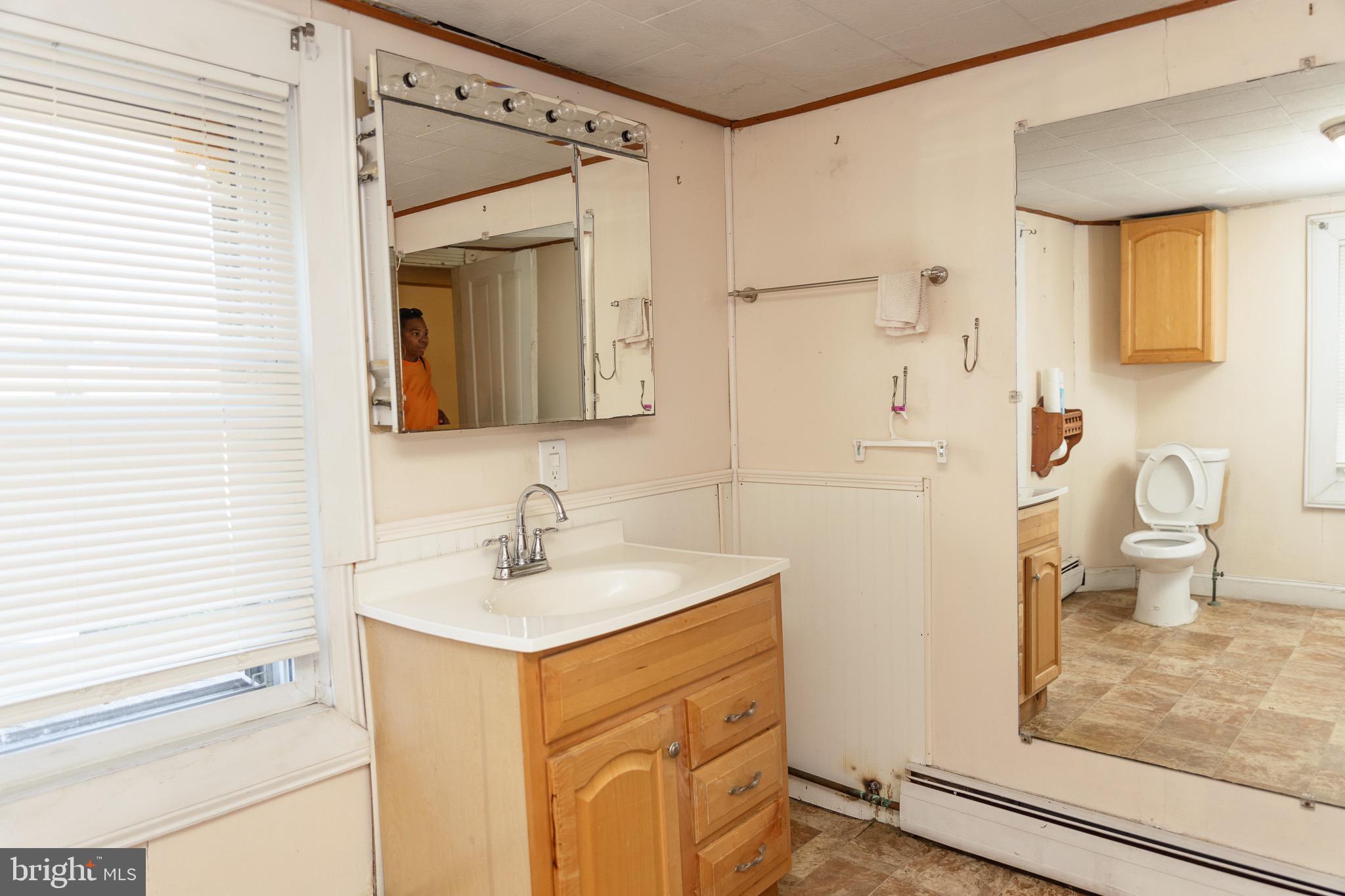 1009 CHESTNUT STREET