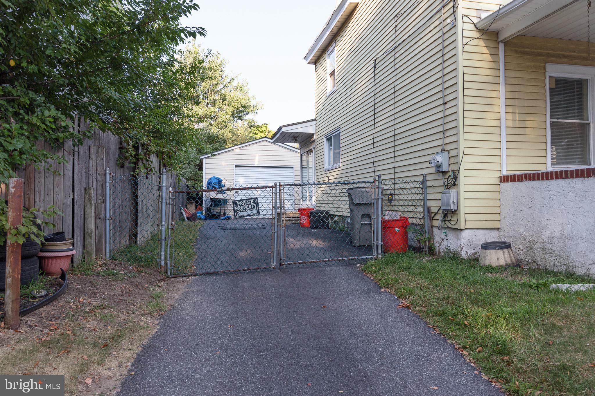 1009 CHESTNUT STREET