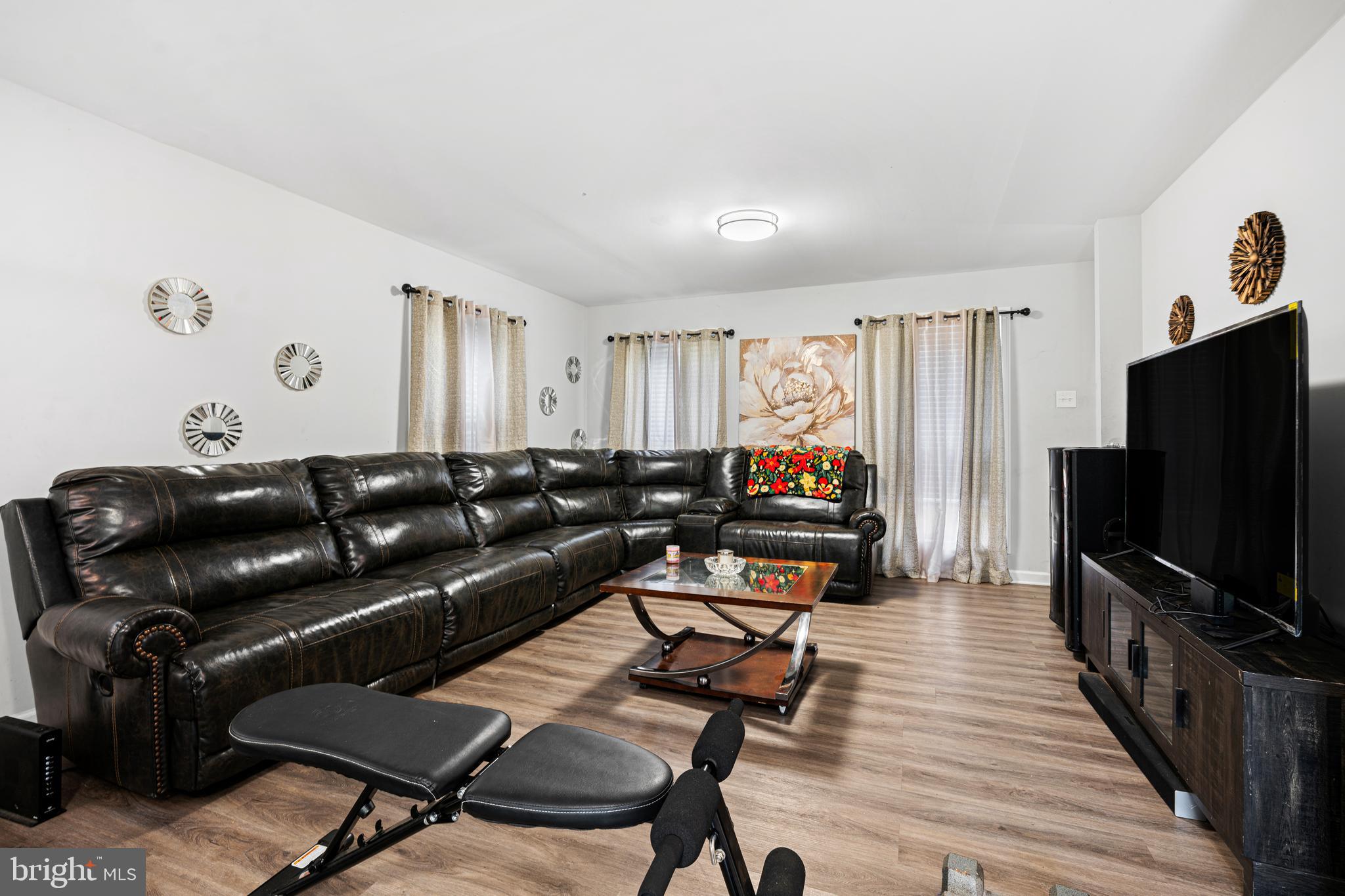 2307 SUNNYHILL AVENUE