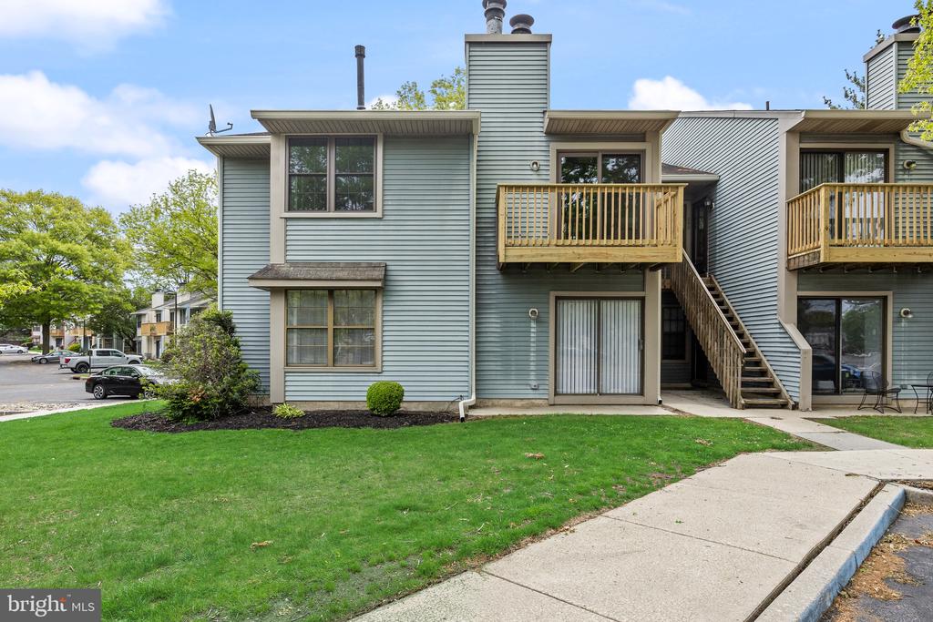 263 BARCLAY COURT