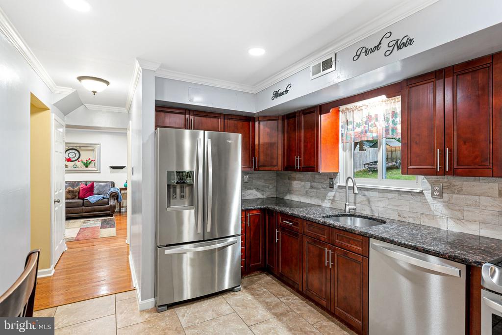 817 Richmond Dr, -9407, United States