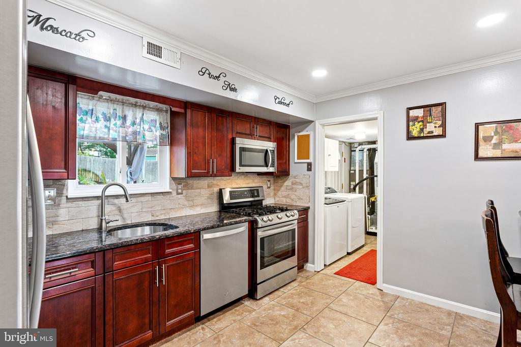 817 Richmond Dr, -9407, United States