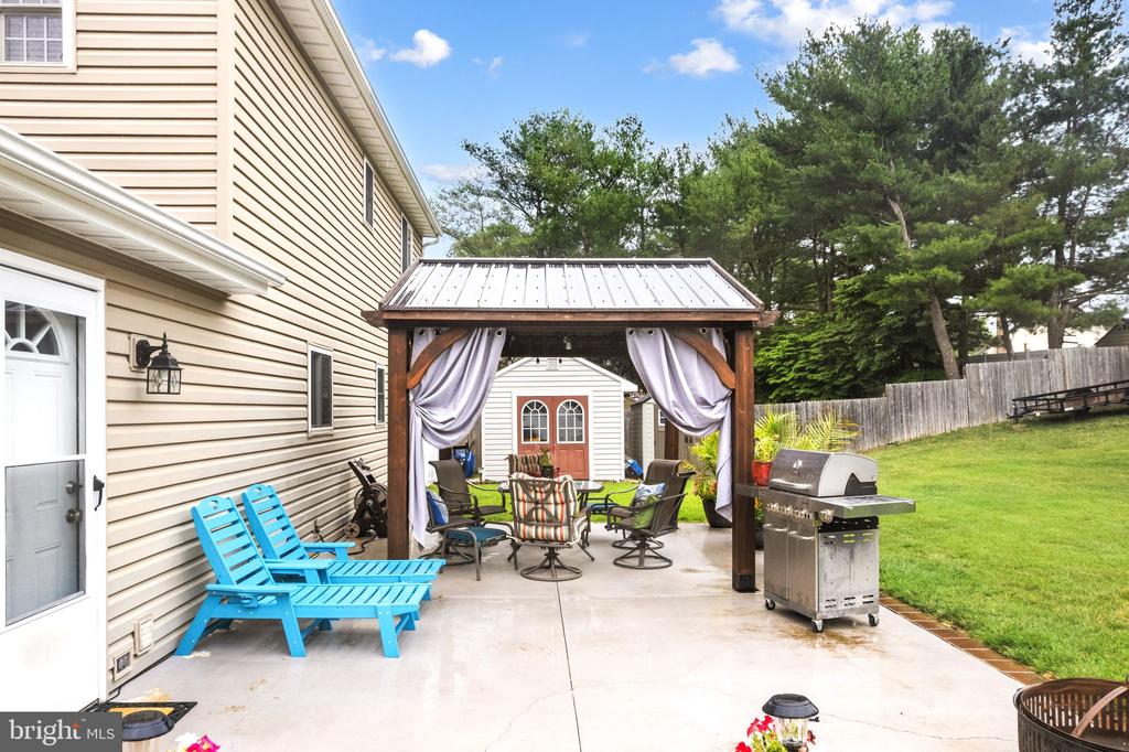817 Richmond Dr, -9407, United States