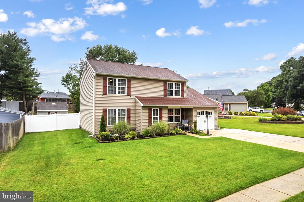 817 Richmond Dr, -9407, United States