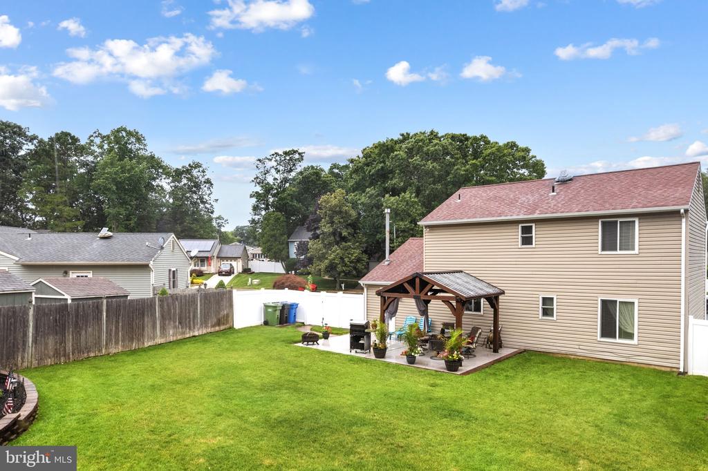 817 Richmond Dr, -9407, United States