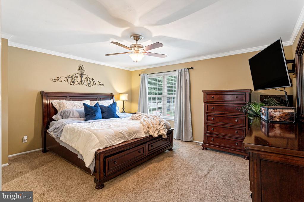 817 Richmond Dr, -9407, United States