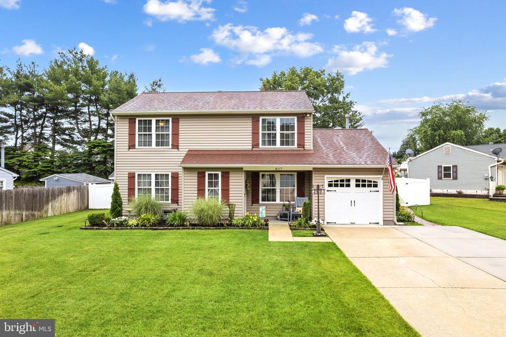 817 Richmond Dr, -9407, United States
