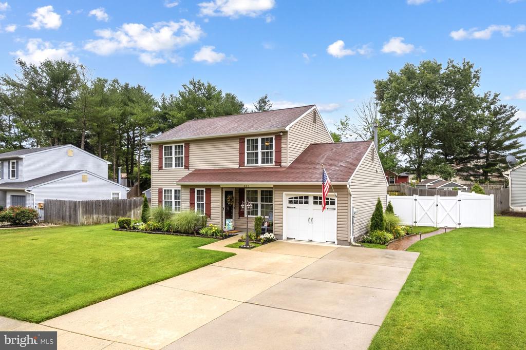 817 Richmond Dr, -9407, United States