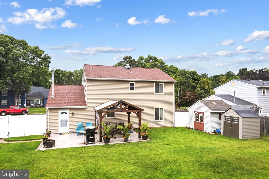 817 Richmond Dr, -9407, United States