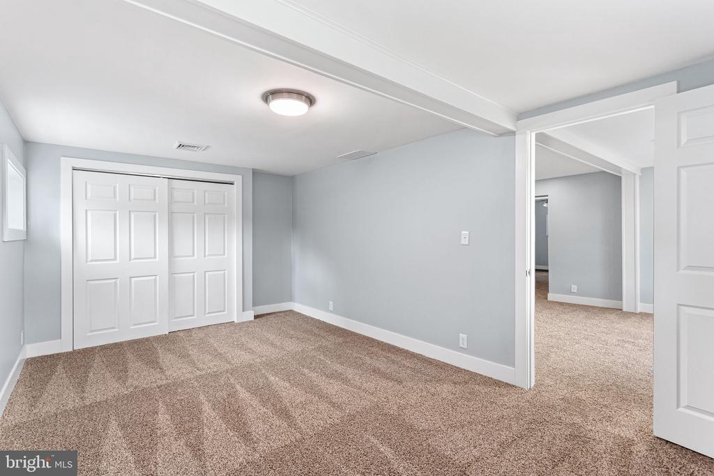 2105 LAKESIDE DRIVE