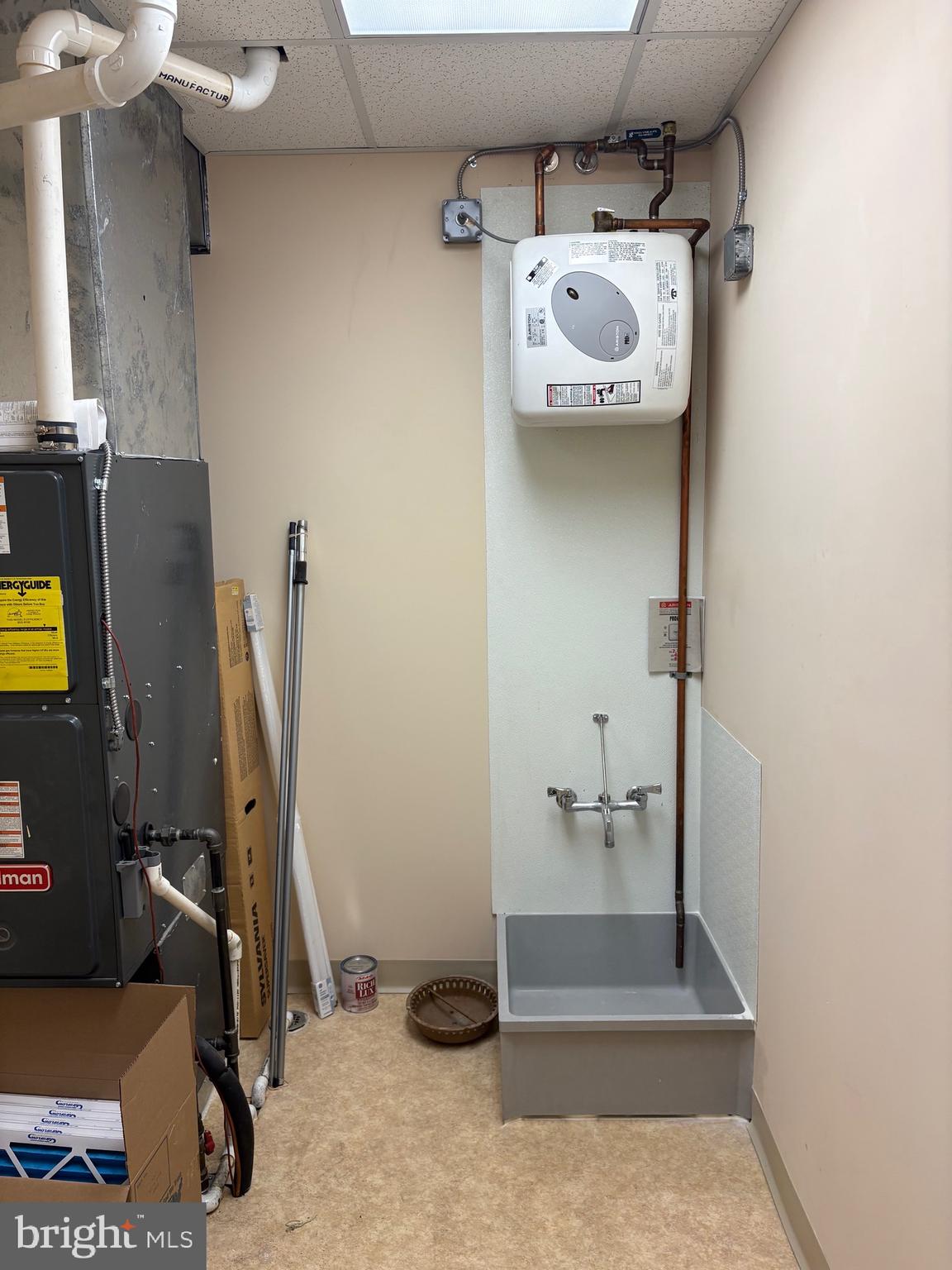 300 WEST AVENUE SUITE D