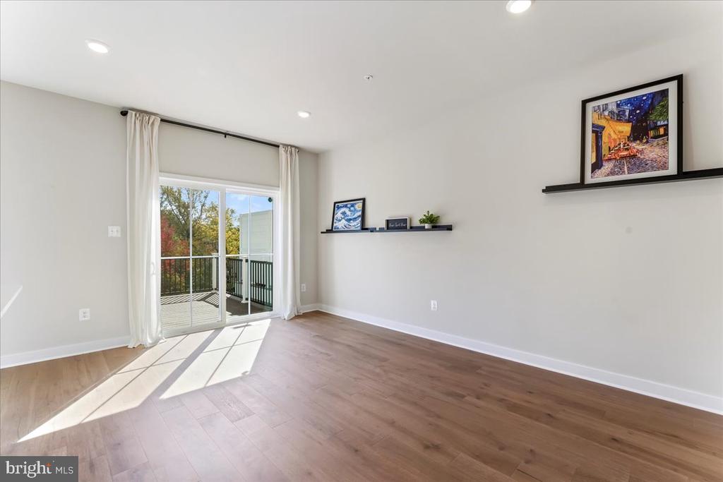 115 NICHOLAS PLACE