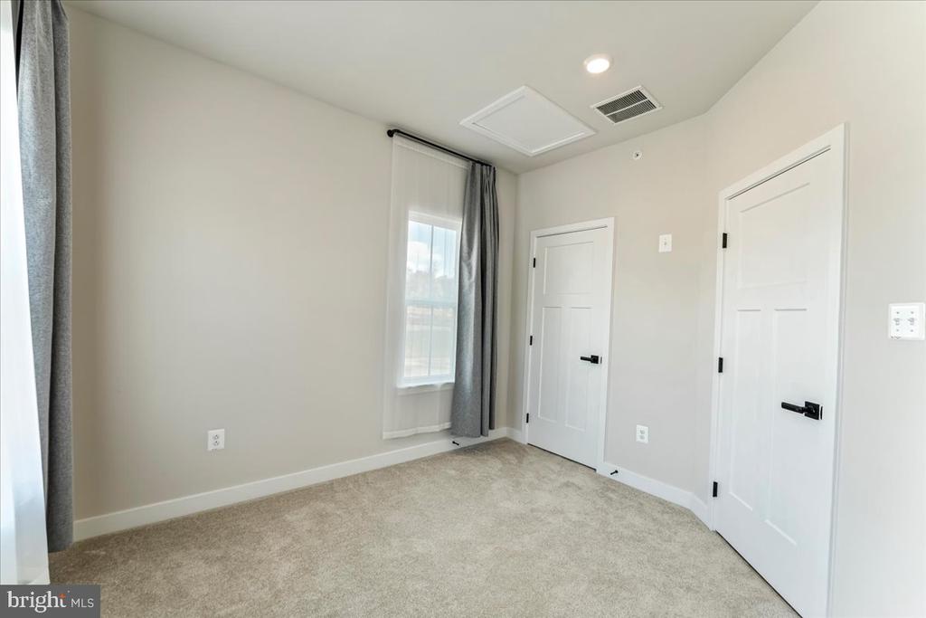 115 NICHOLAS PLACE