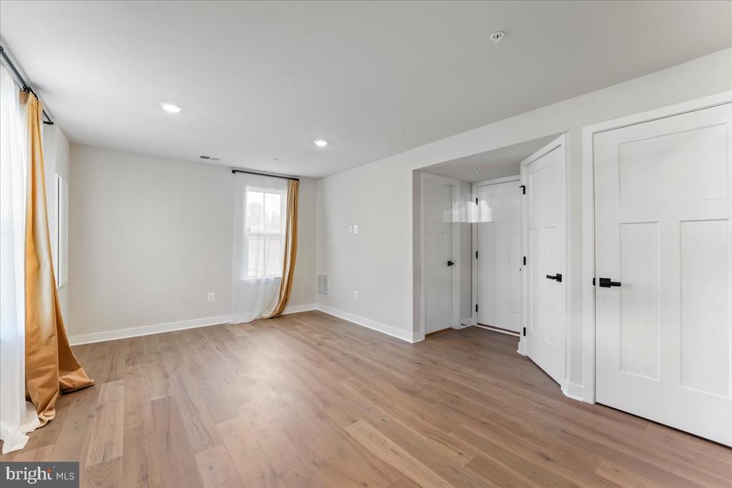 115 NICHOLAS PLACE