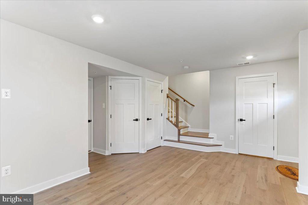 115 NICHOLAS PLACE