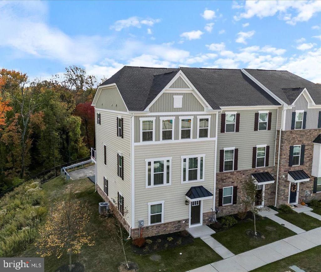 115 NICHOLAS PLACE