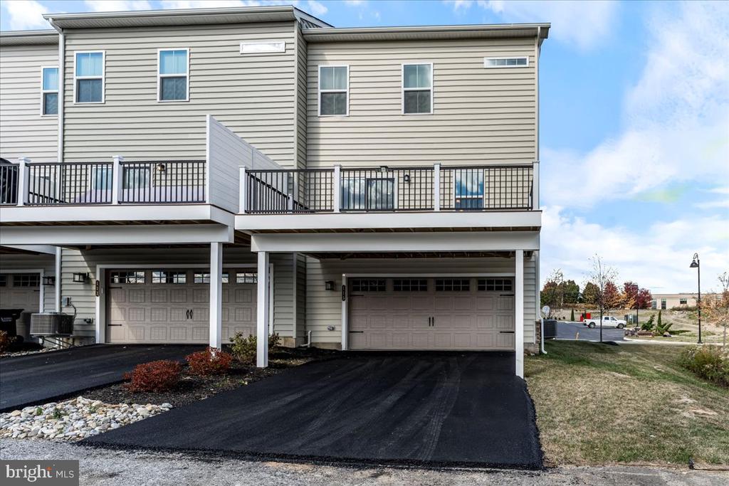 115 NICHOLAS PLACE