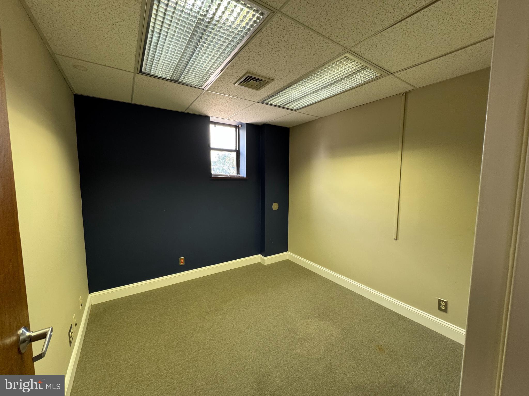 100 E CHESTER PIKE 5