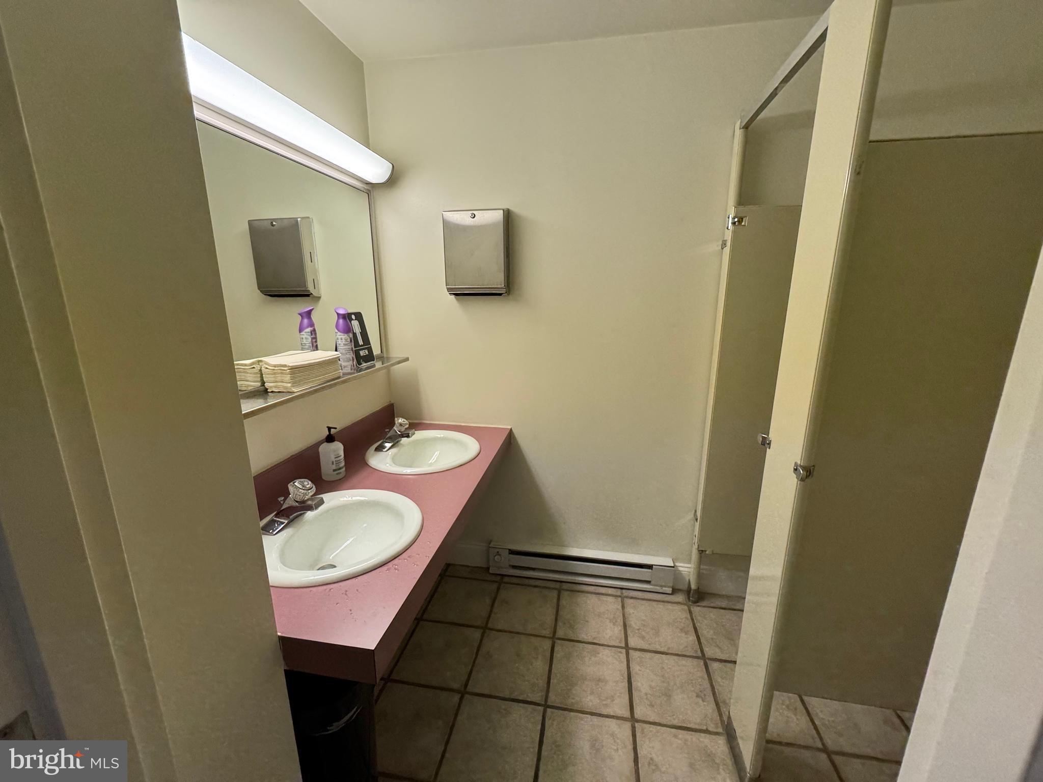 100 E CHESTER PIKE 5