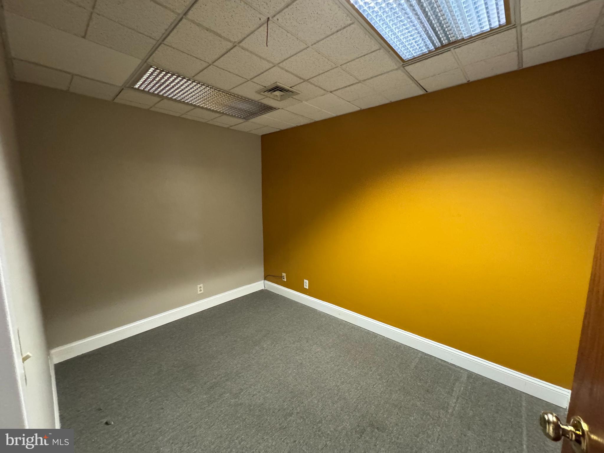 100 E CHESTER PIKE 5