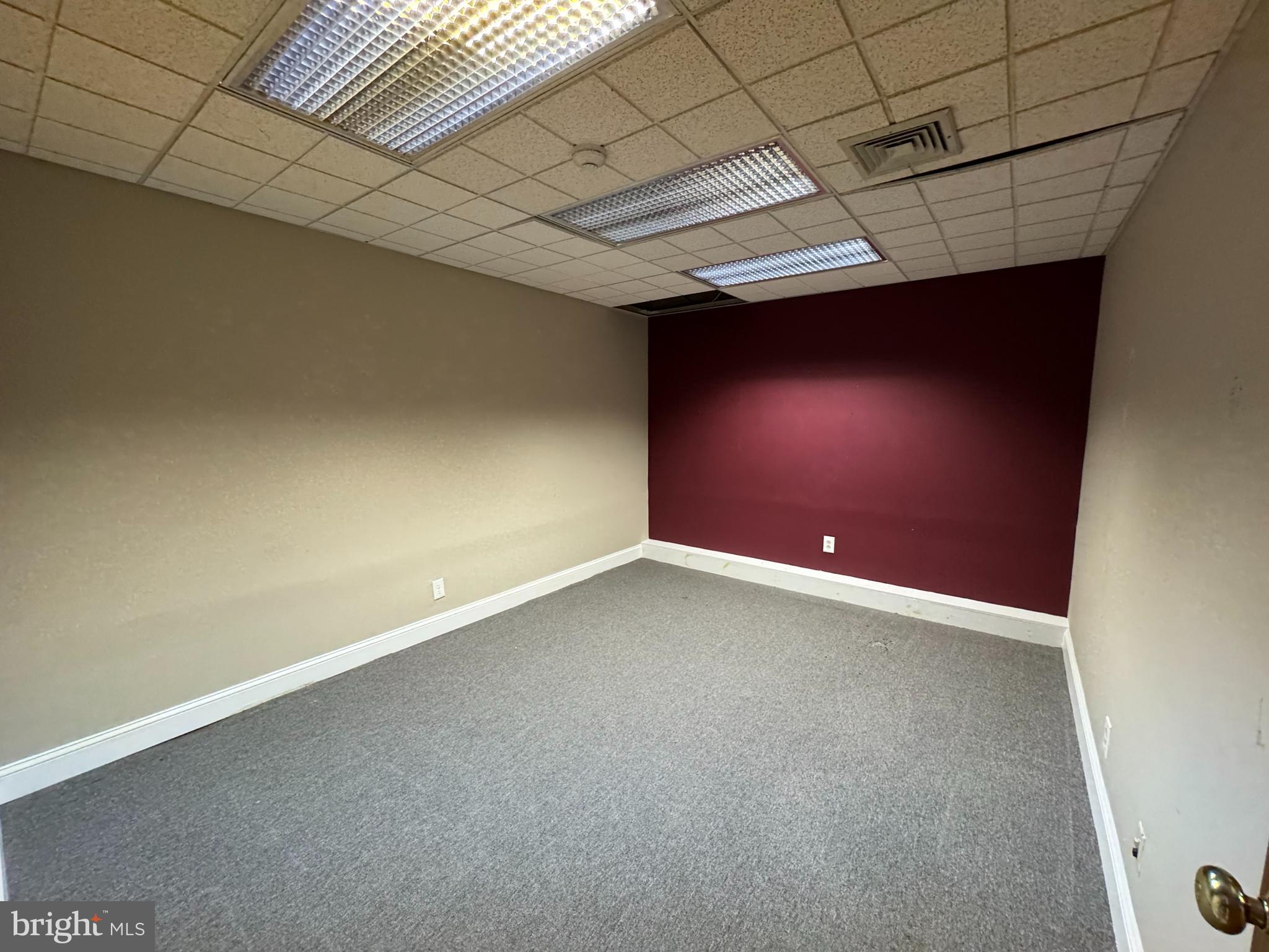 100 E CHESTER PIKE 5