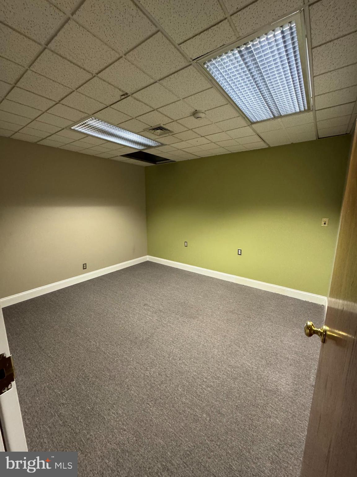 100 E CHESTER PIKE 5