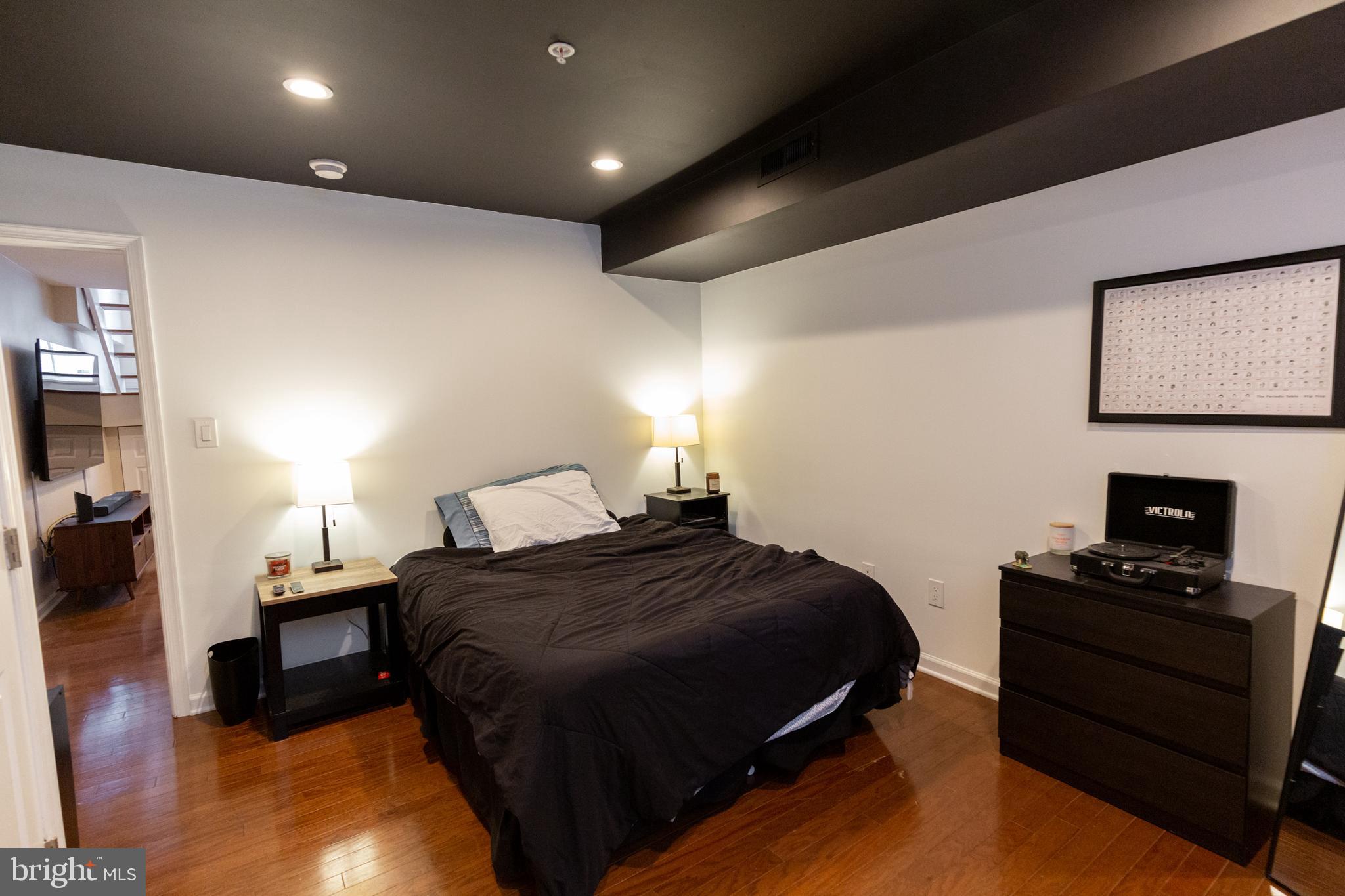 1343 LOMBARD STREET A