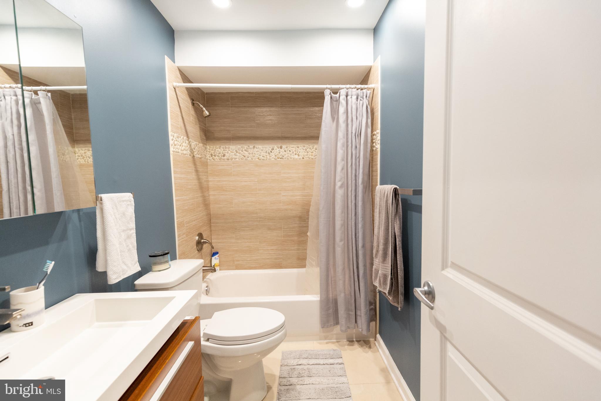 1343 LOMBARD STREET A