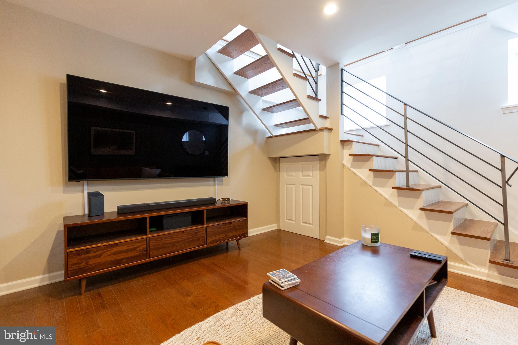 1343 LOMBARD STREET A