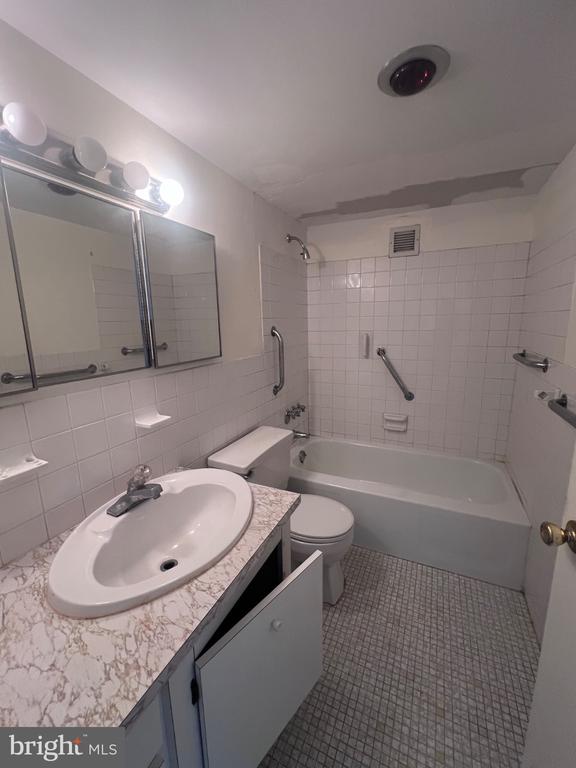 3600 CONSHOHOCKEN AVENUE 1010