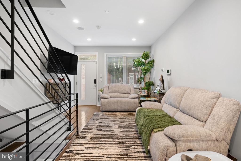2607 TULIP STREET