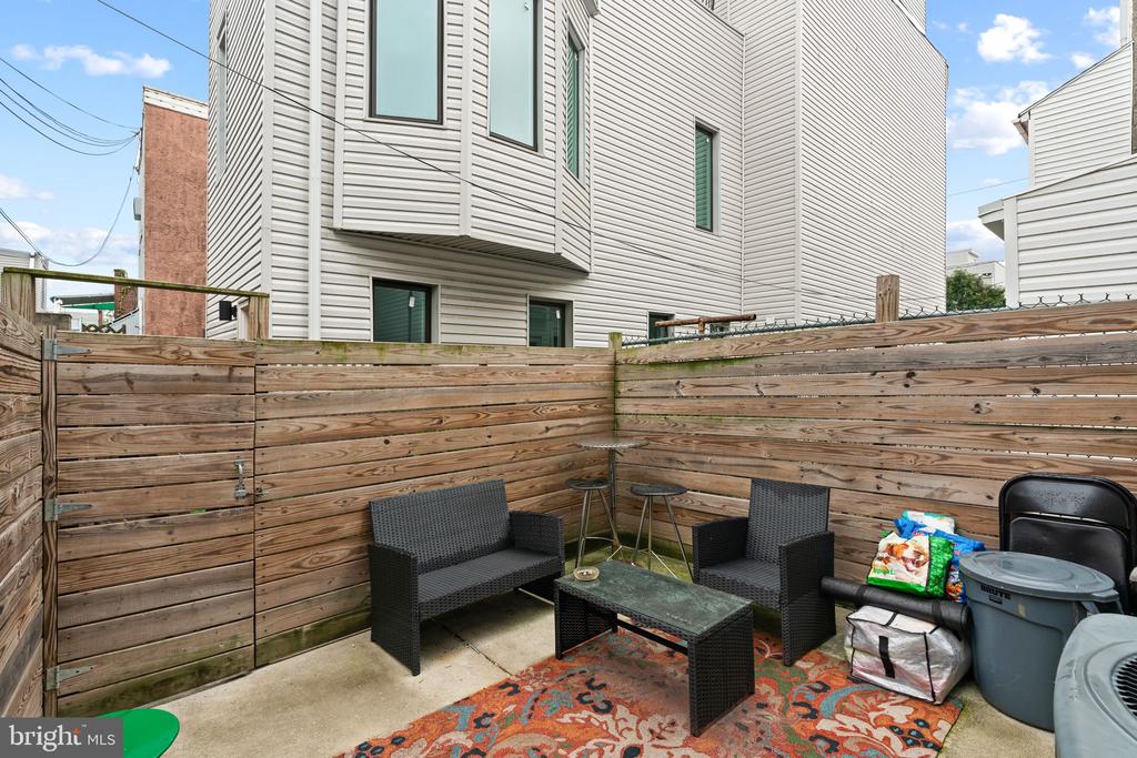 2607 TULIP STREET