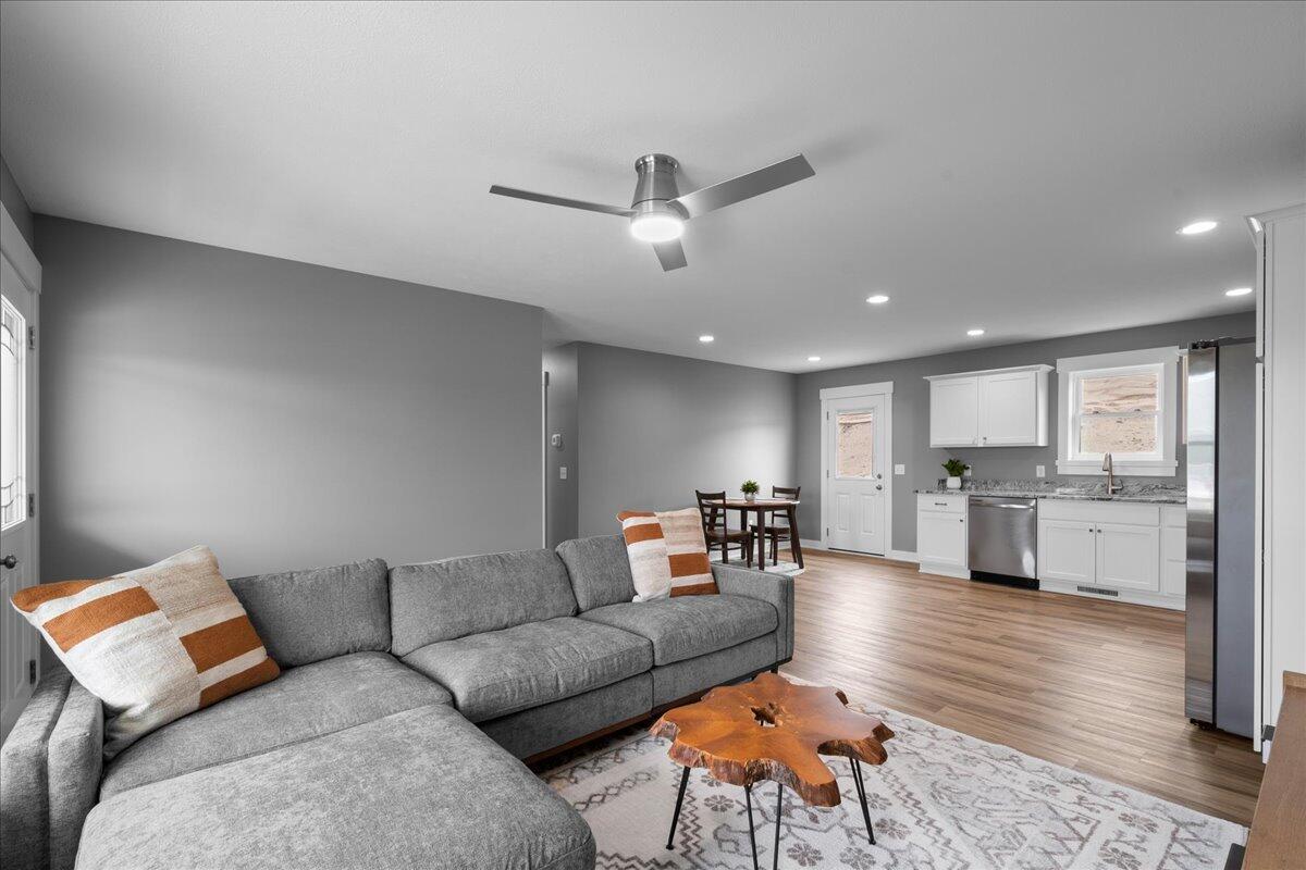 257 Willowside Drive