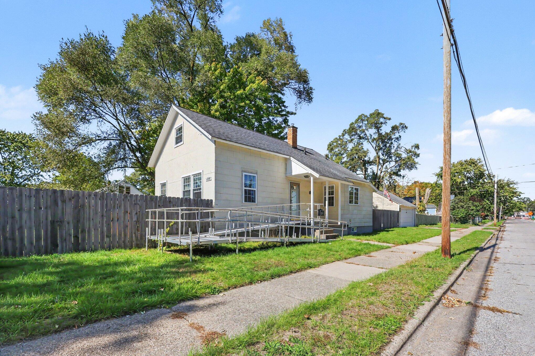 1286 Catherine Avenue