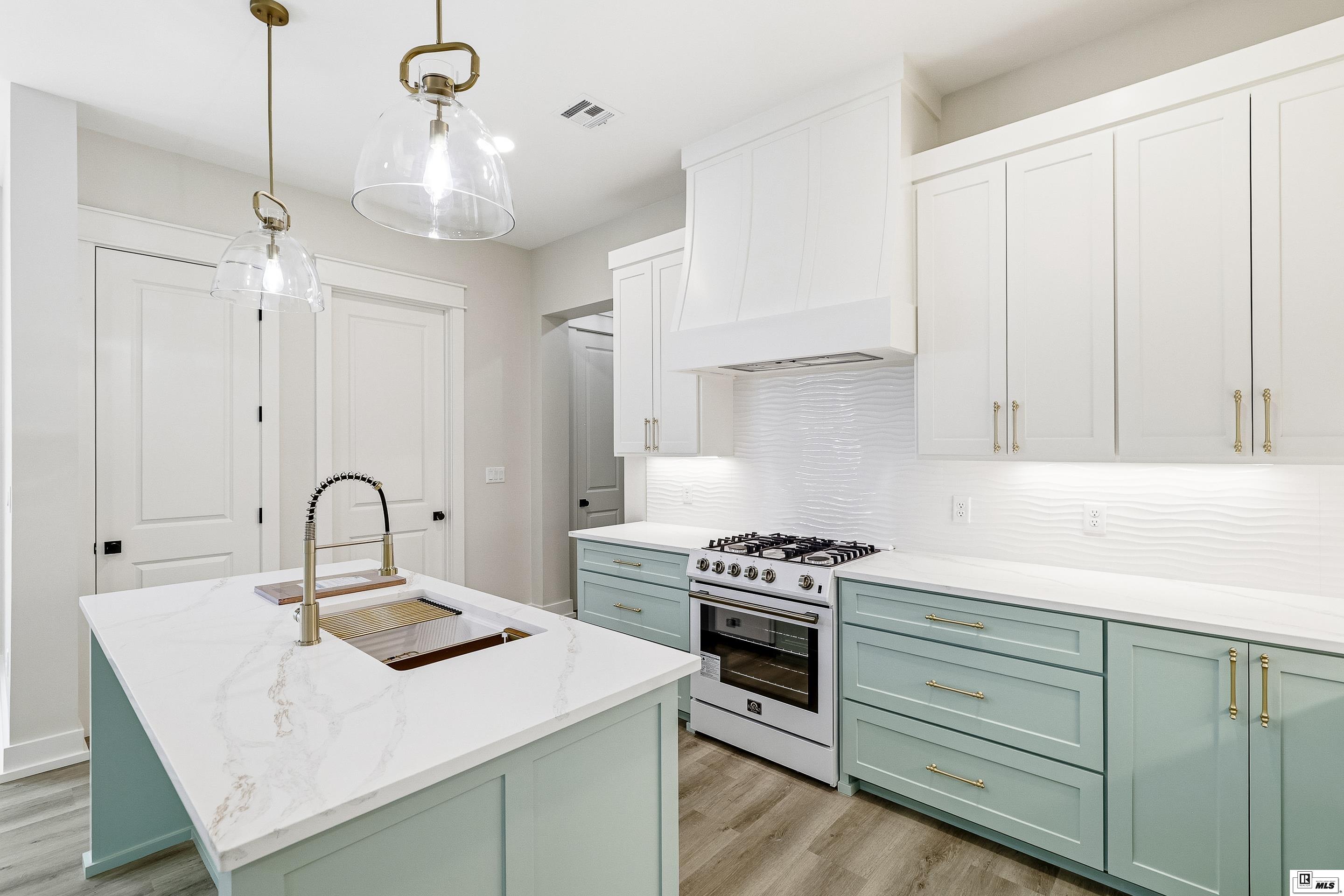602 BELLA VISTA LOOP