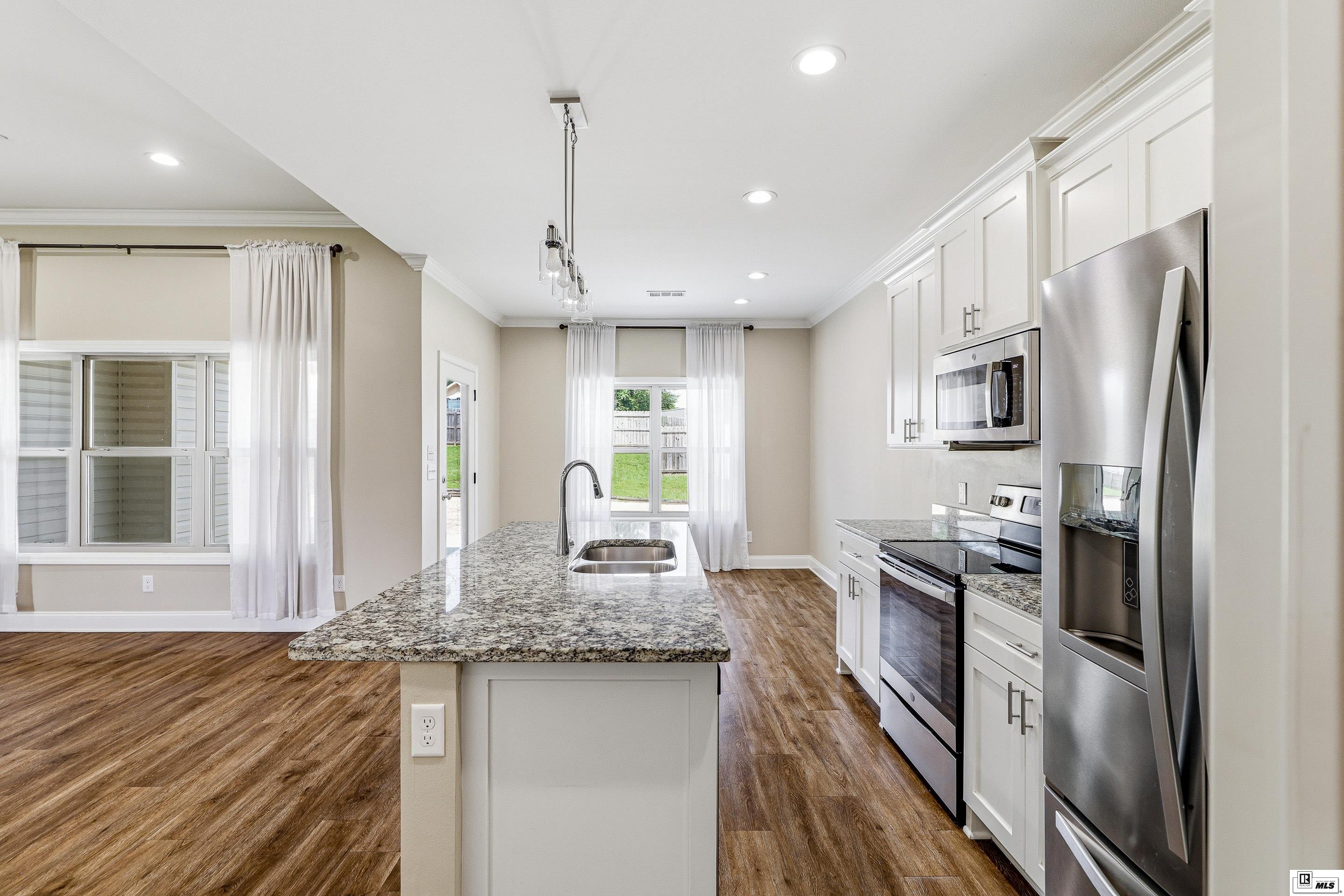 300 YELLOW PINE DRIVE