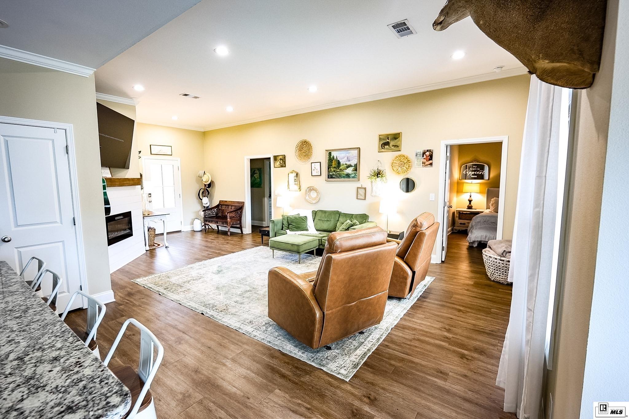 300 YELLOW PINE DRIVE