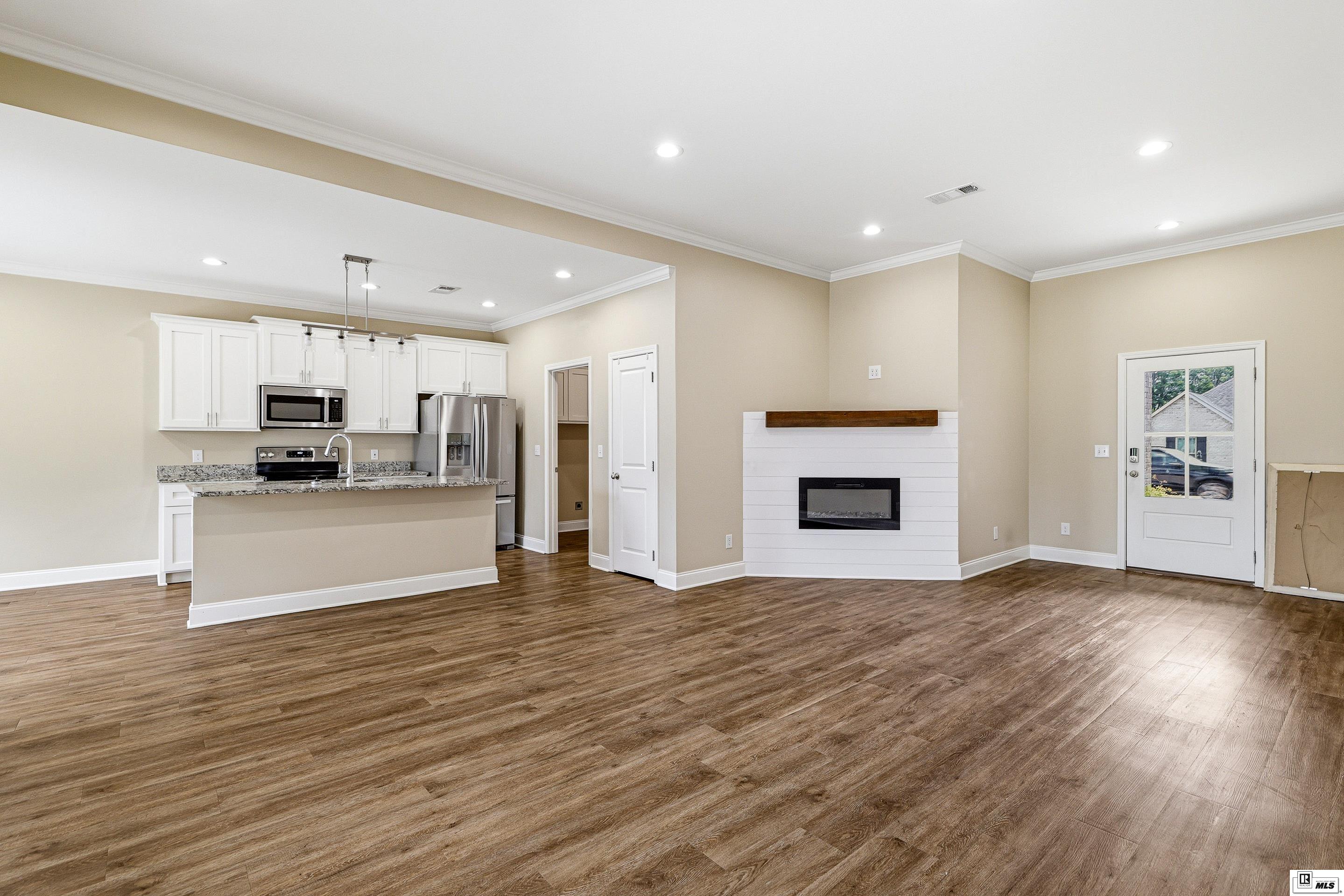 300 YELLOW PINE DRIVE