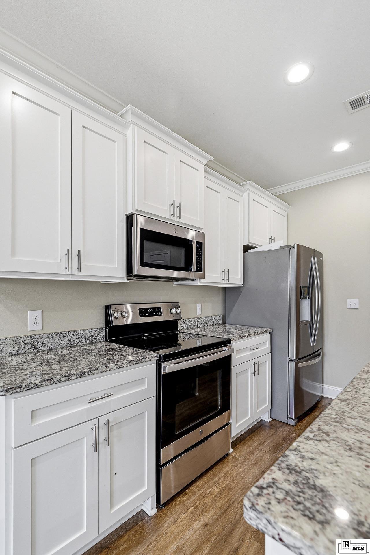 300 YELLOW PINE DRIVE